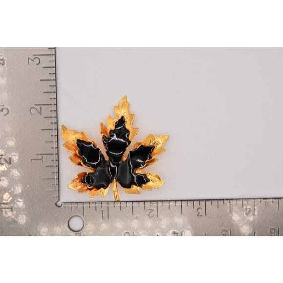 Vintage Maple Leaf Pin Brooch Black Enamel Shiny Gold Tone Autumn 1990s BinAH - Picture 12 of 12